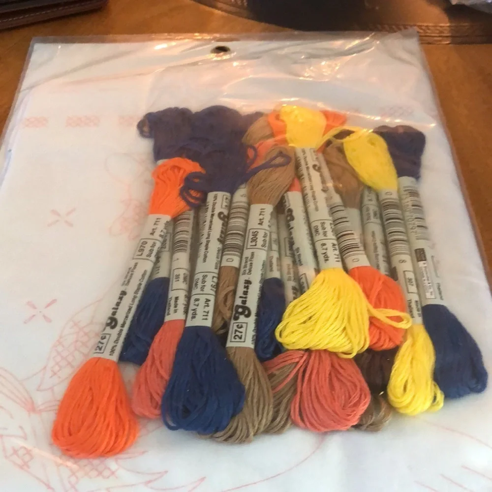 NIP - Vogart Crafts Baby Quilt f/Embroidery or Ballpoint Painting - Picture 3 of 4